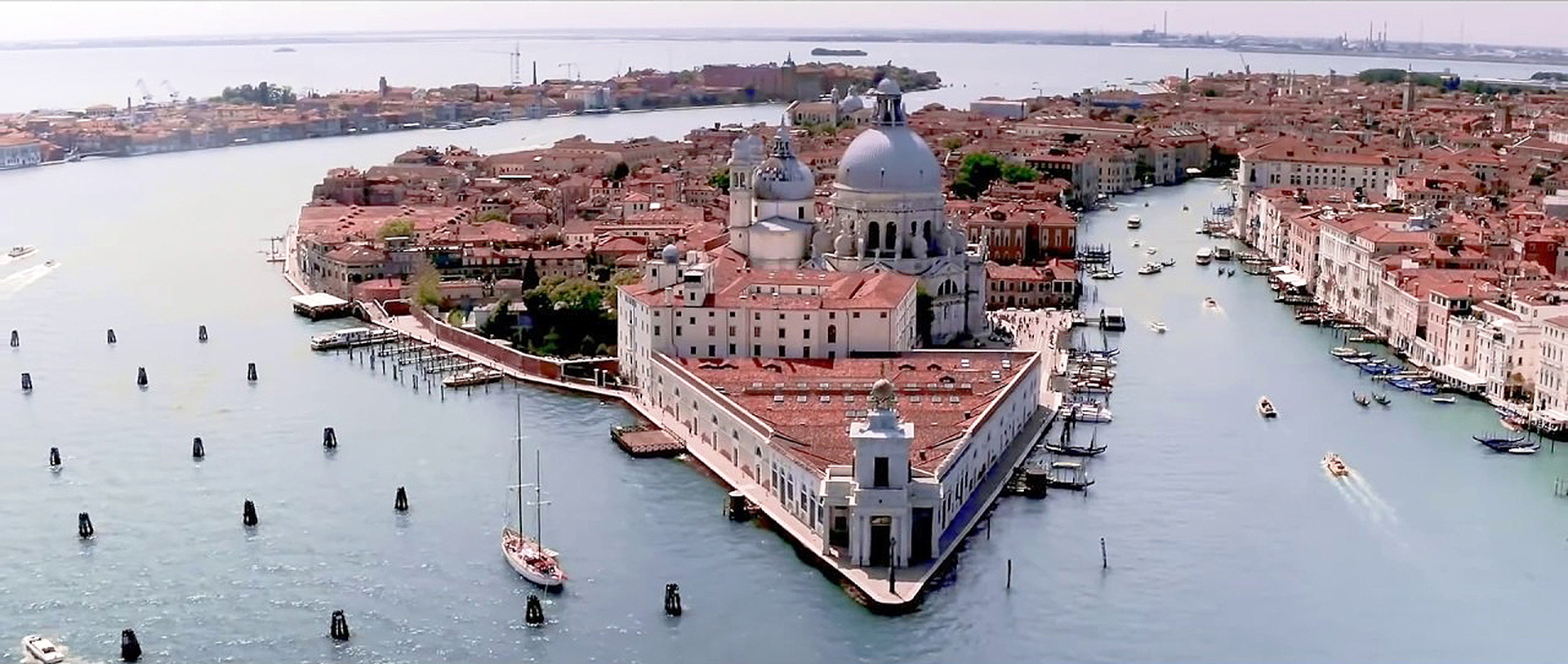Выставки в Венеции: три проекта Фонда Пино