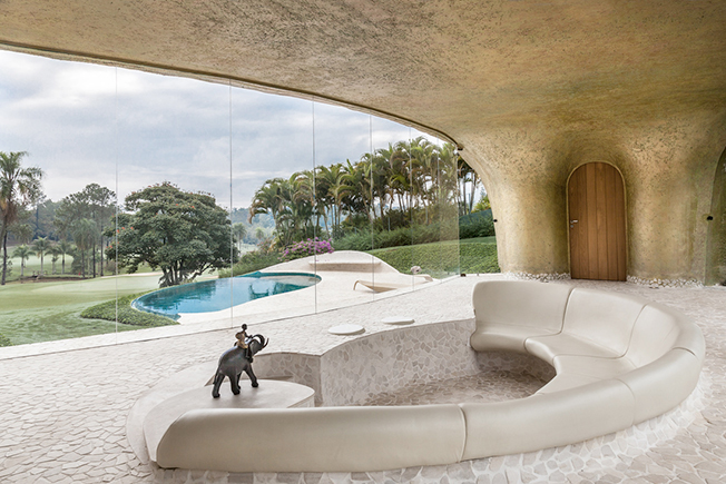 Дом-амеба Хавьера Сеносиайна: потрясающий пример современной архитектуры