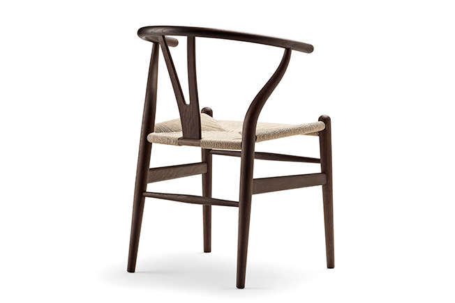 Популярность стула Wishbone Chair в интерьере
