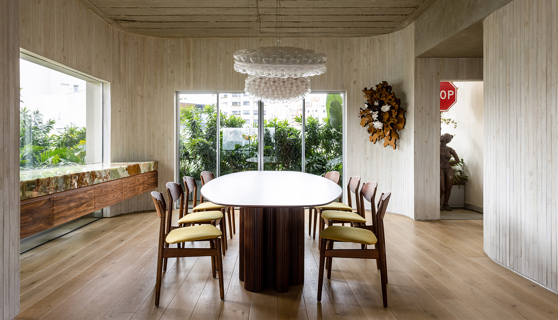 Pascali Semerdjian Architects: квартира для молодой пары коллекционеров