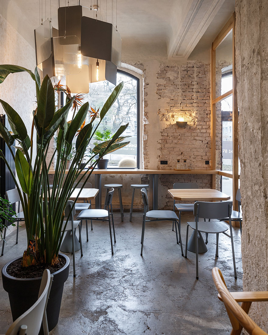 SVOYA studio: кафе с историческими деталями в Днепре