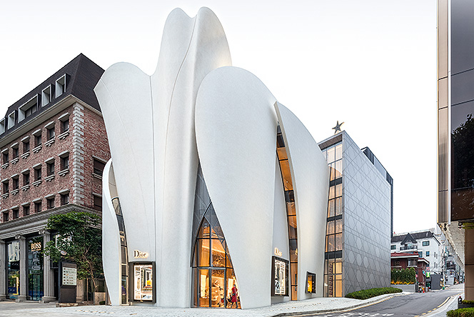 Кристиан де Портзампарк и Питер Марино спроектировали бутик Dior