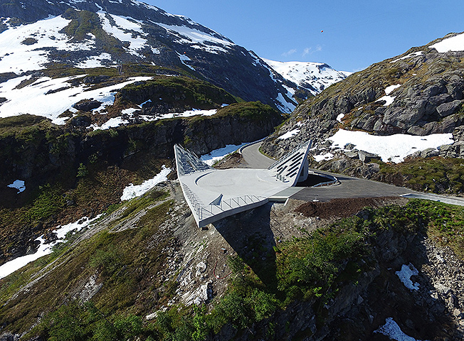Смотровая площадка Utsikten в горах Норвегии