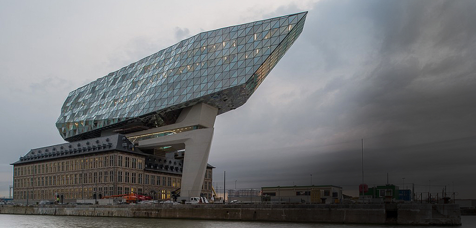 Zaha Hadid Architects: новый корабль в порту Антверпена