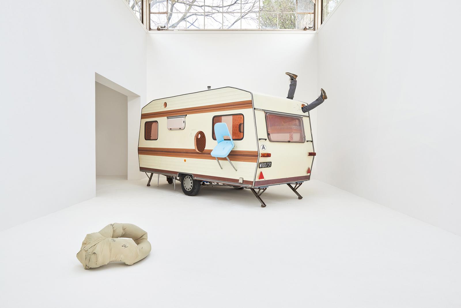 Biennale di Venezia: Эрвин Вурм, Австрия и русский грузовик