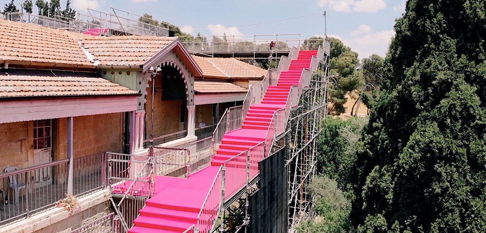 HQ Architects: розовая лестница в Иерусалиме