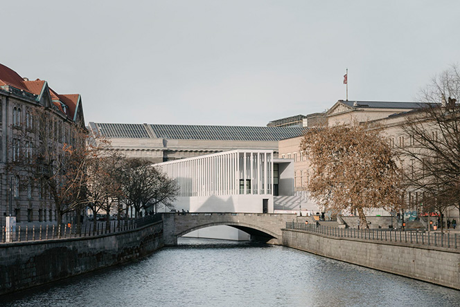 Дэвид Чипперфильд построил James Simon Galerie в Берлине
