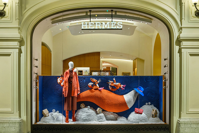 Hermès: новогодние витрины в ГУМе