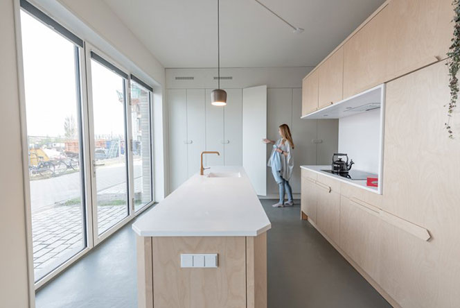 Маленькая квартира на первом этаже в Амстердаме