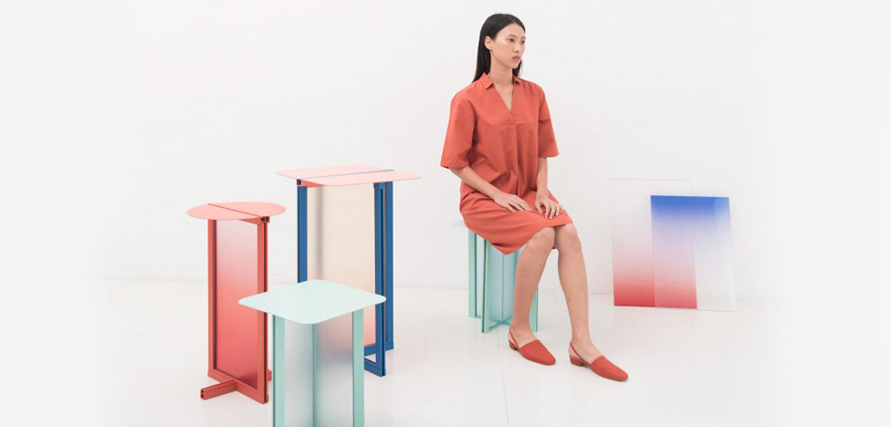 Femme Atelier: столики из цветного акрила