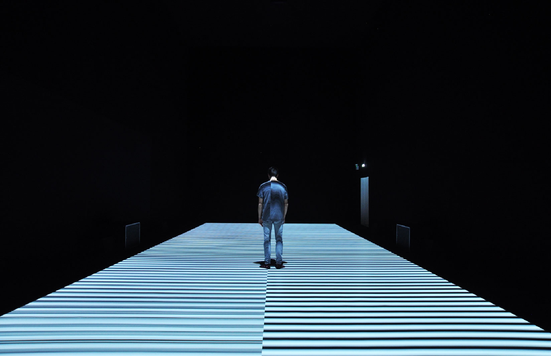 Иммерсивная выставка Рёдзи Икеды в Лондоне