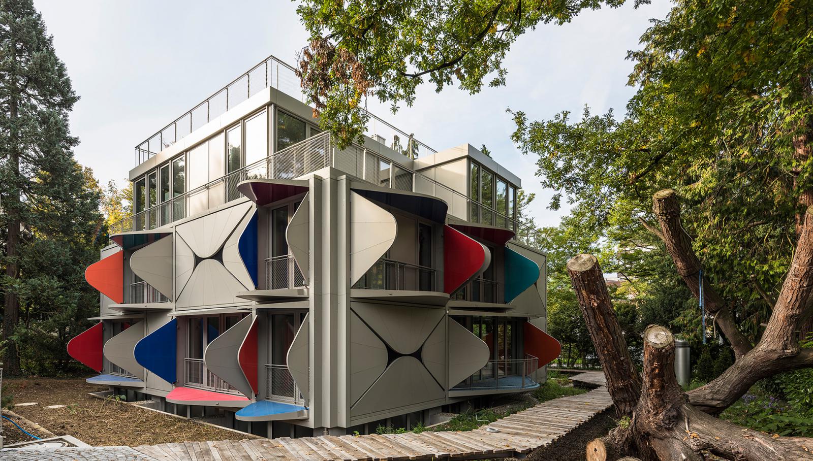 Manuel Herz Architects: дом с кинетическим фасадом