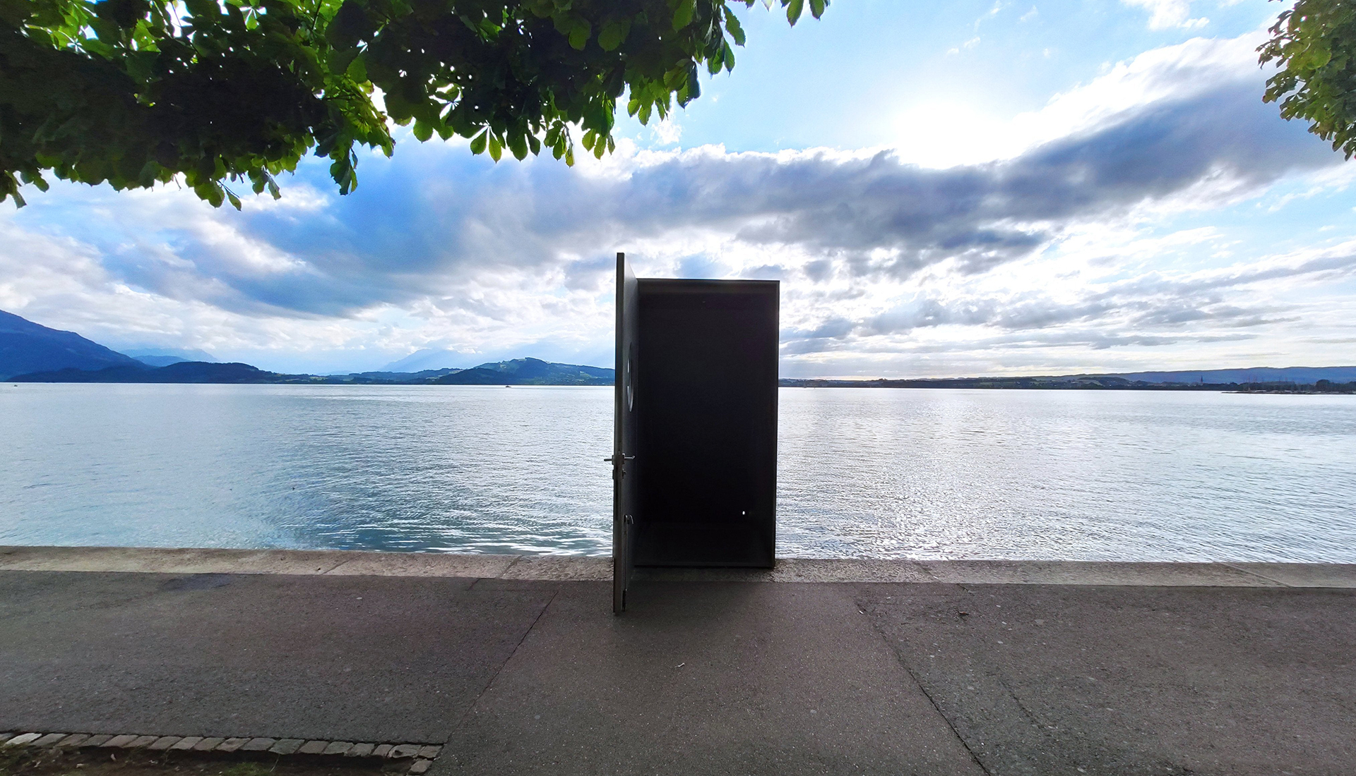 Подводная обсерватория на озере Цуг в Швейцарии