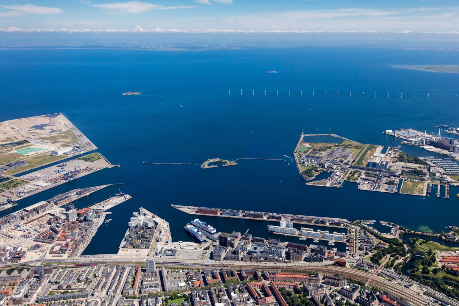 Искусственный остров у побережья Копенгагена
