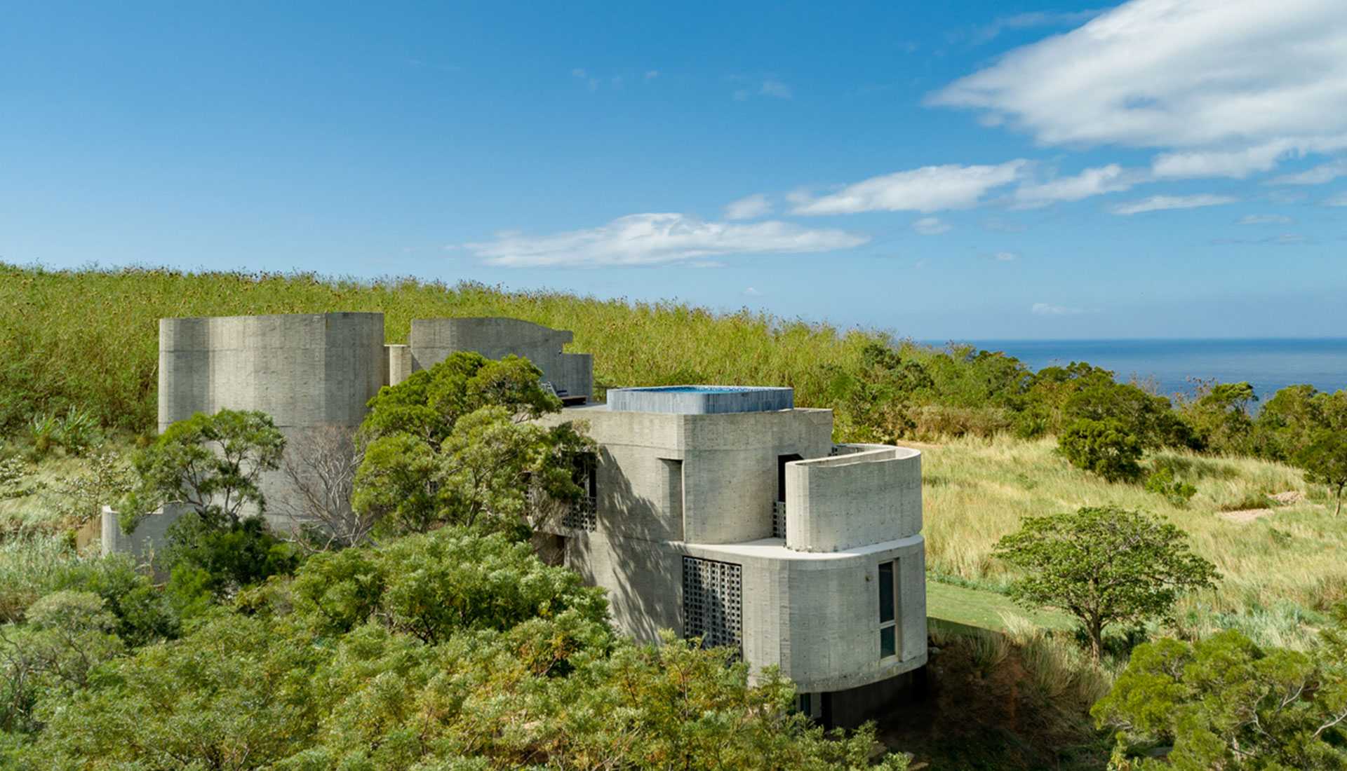 XRANGE Architects: бетонный отель на Тайване