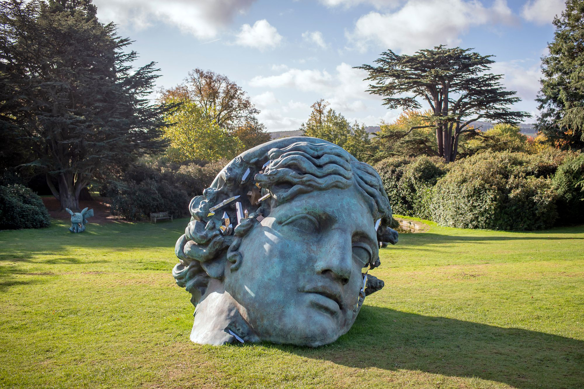 Мельпомена Дэниела Аршама и другие скульптуры в Йоркширском парке