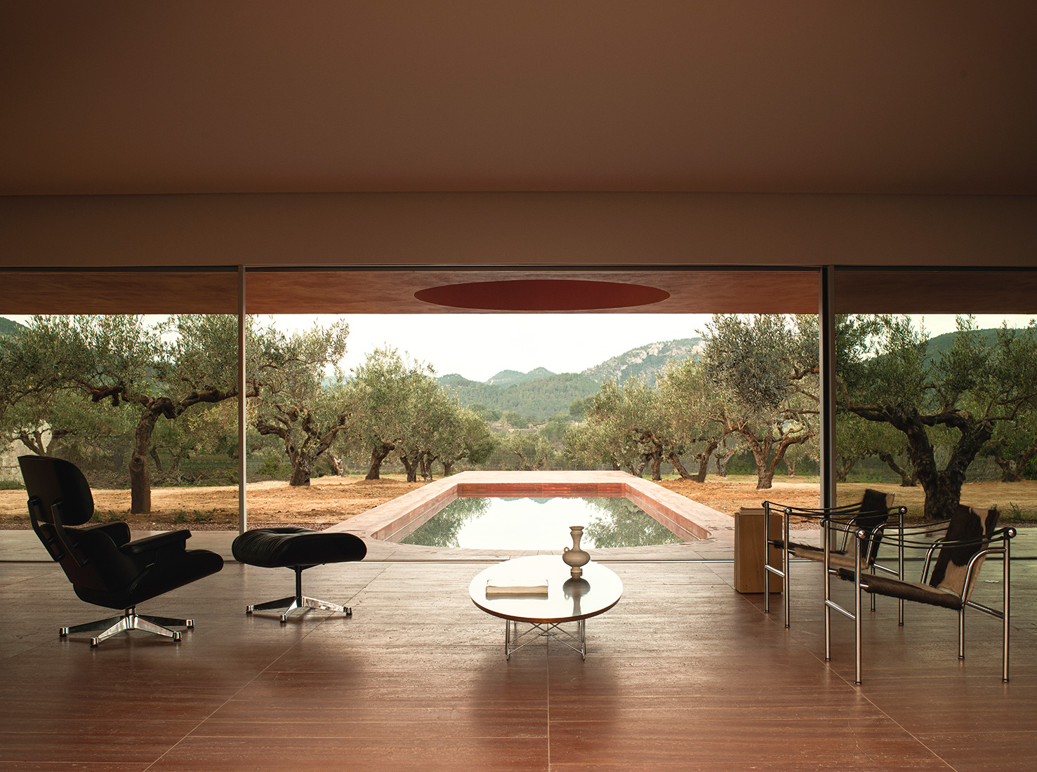 Balzar Arquitectos: дом в оливковой роще на окраине Валенсии