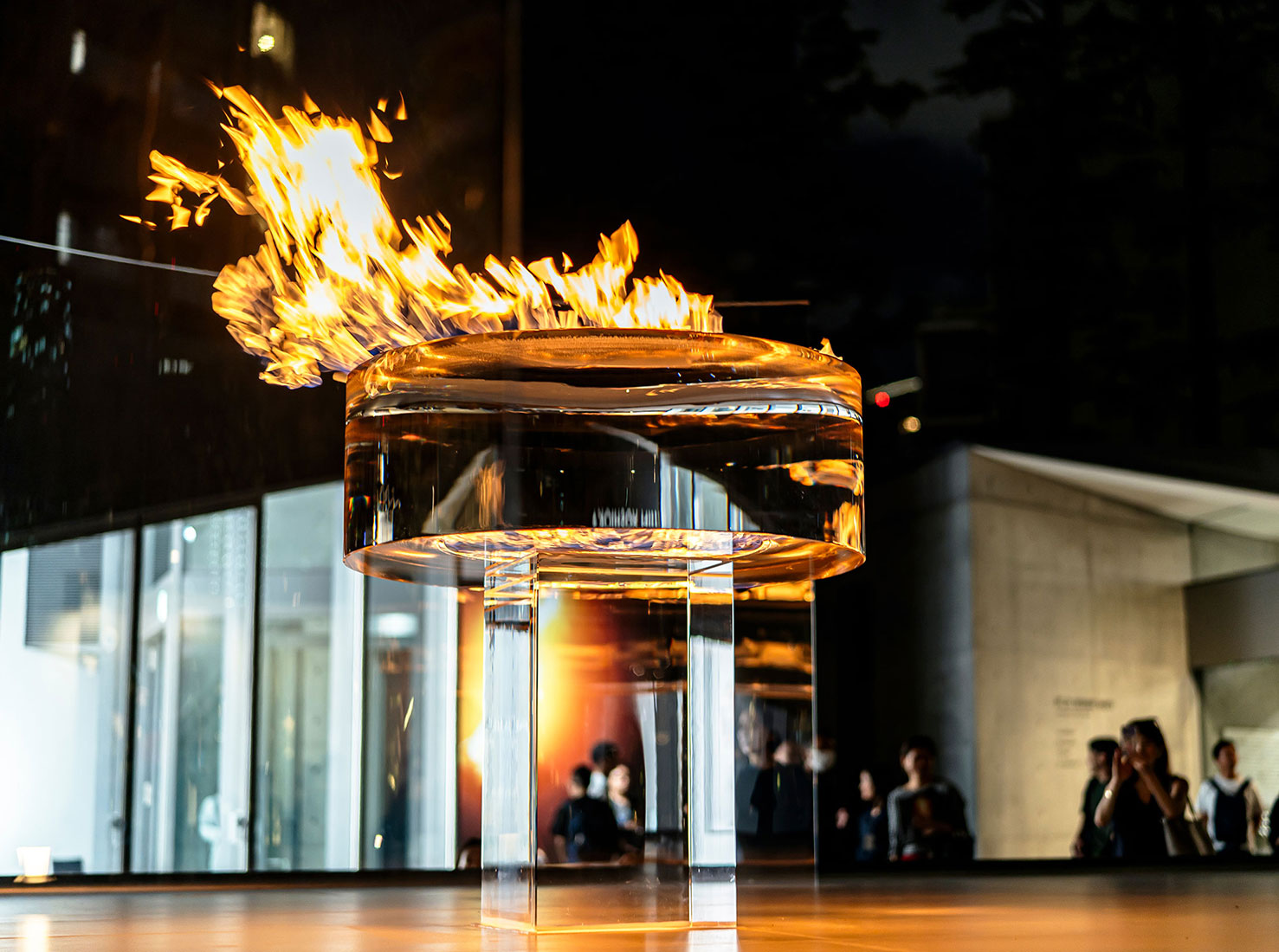 Tokujin Yoshioka Flame Glass Torch Cauldron 3