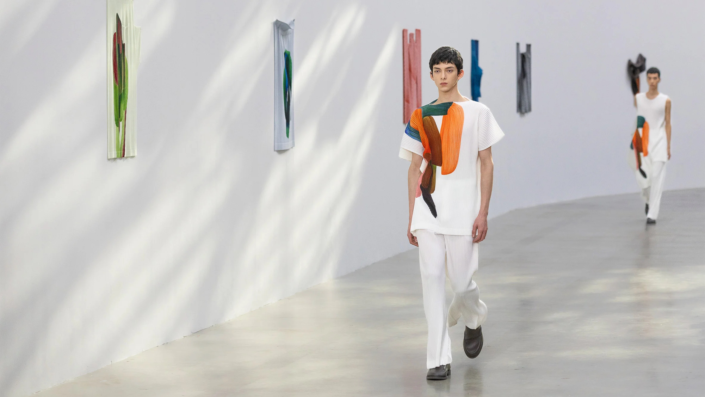 эклектика стиль в одежде. экстравагантный стиль в одежде. шифоновое платье дольче габбана 2021. коллекция стайл. платья дольче габбана 2016.