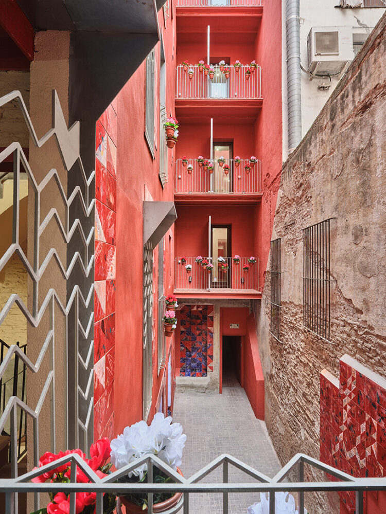 Реконструкция исторического дома в Барселоне: проект MIAS Architects