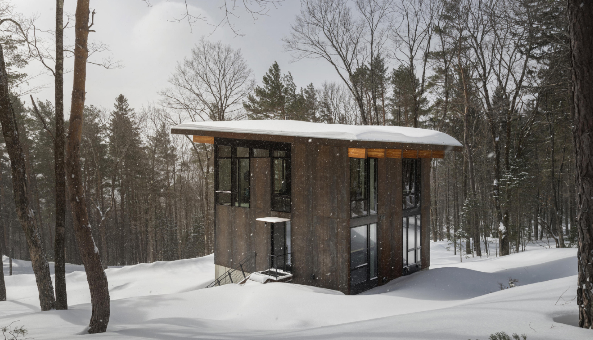 Olson Kundig Architects: семейный дом в лесу