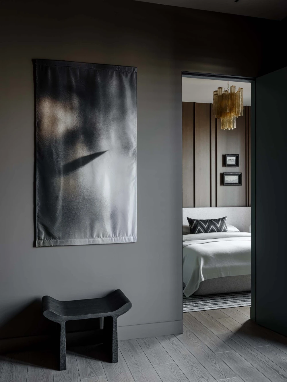 темный интерьер фото