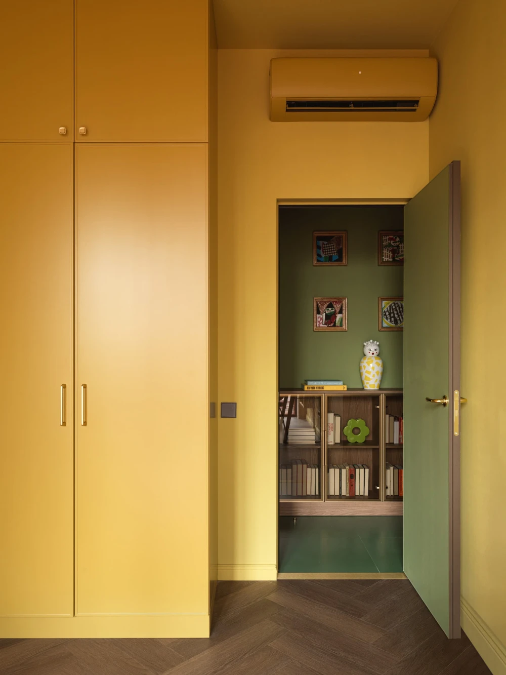 яркая квартира фото