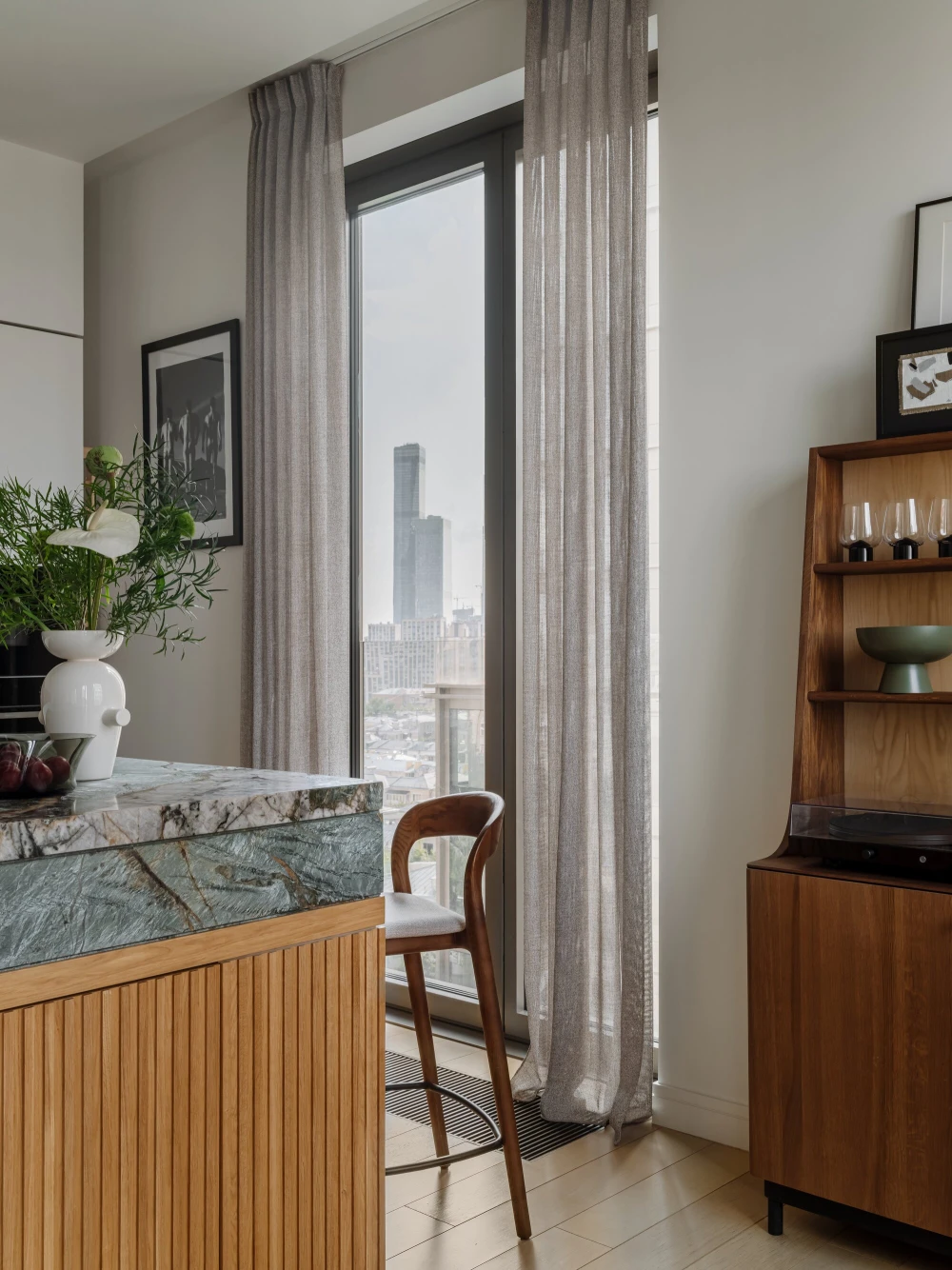 серый цвет в интерьере фото