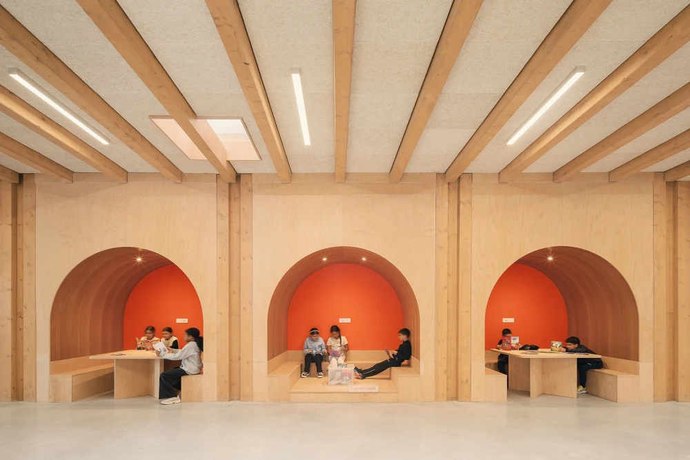 дерево в интерьере фото