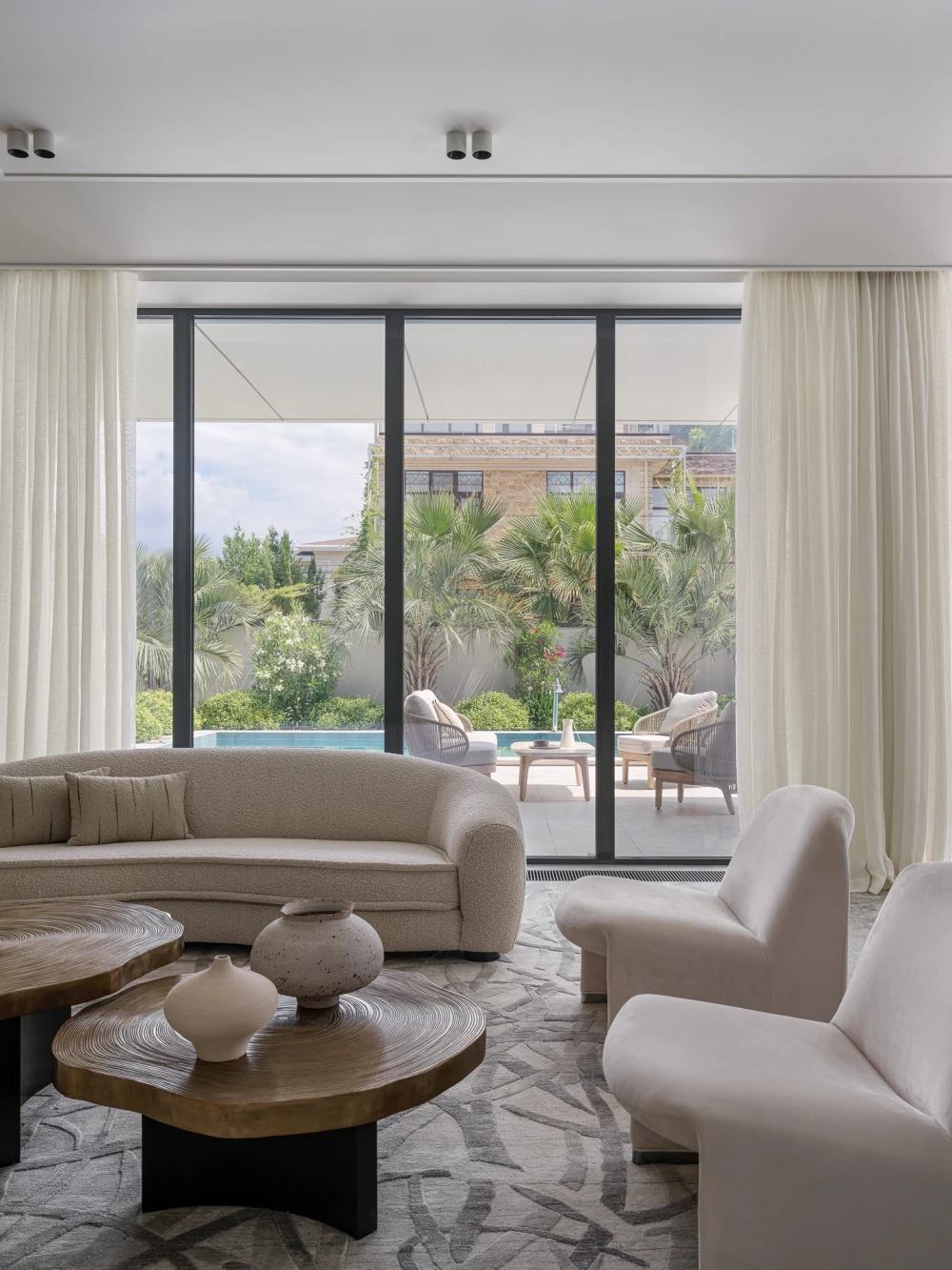 дом светлые тона фото