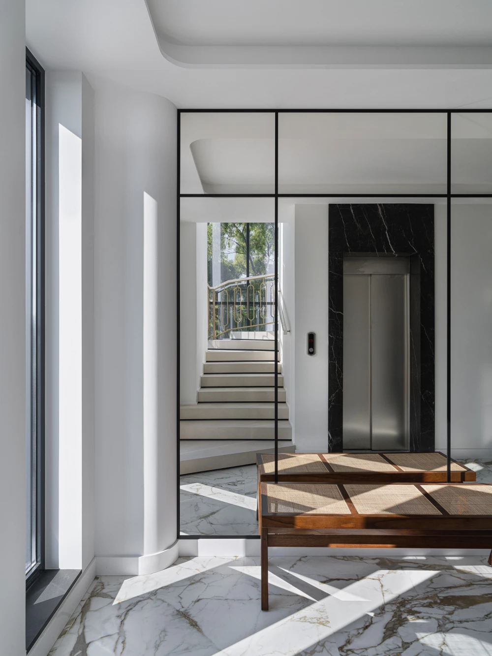 дом в светлых тонах фото