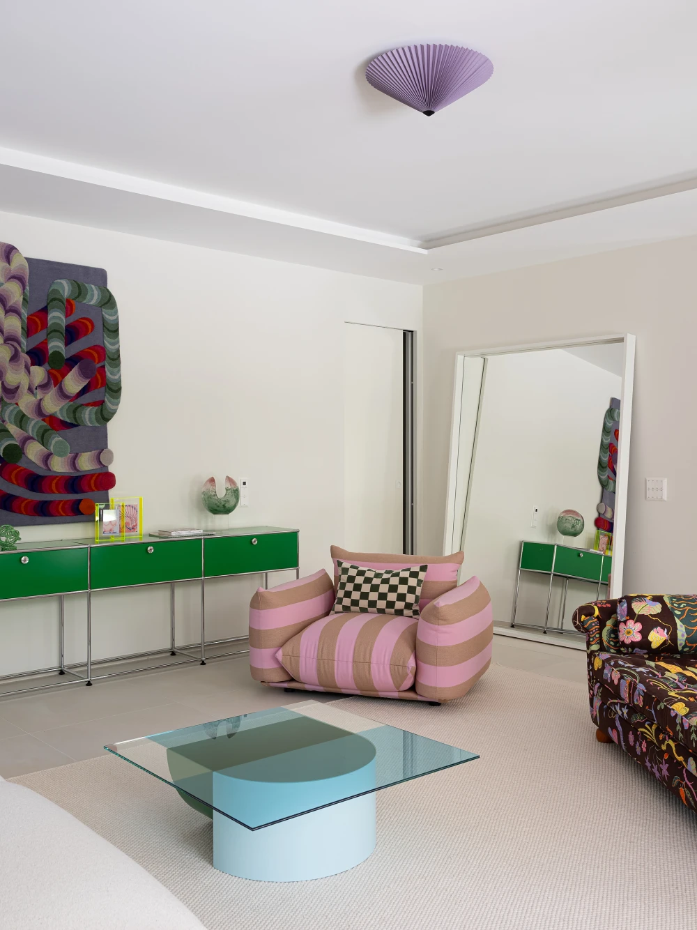 яркая квартира фото