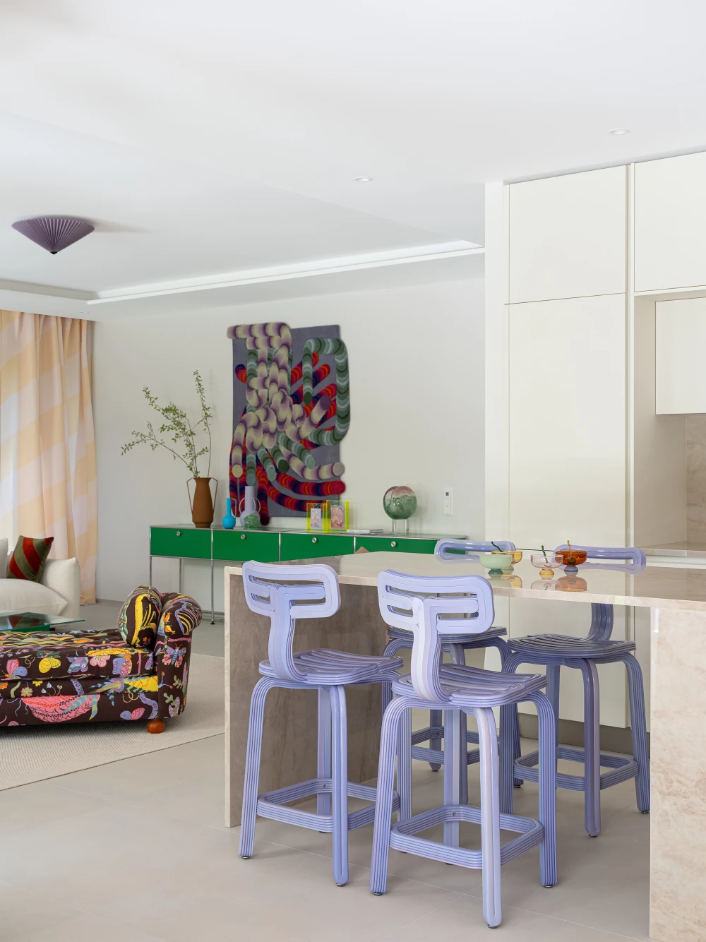 яркая квартира фото