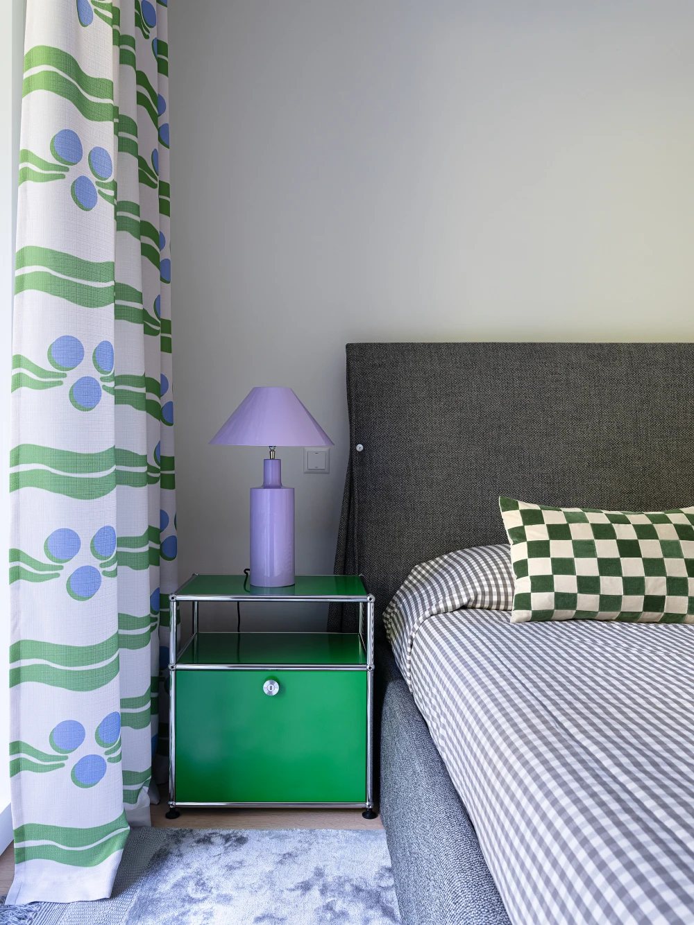 яркая квартира фото