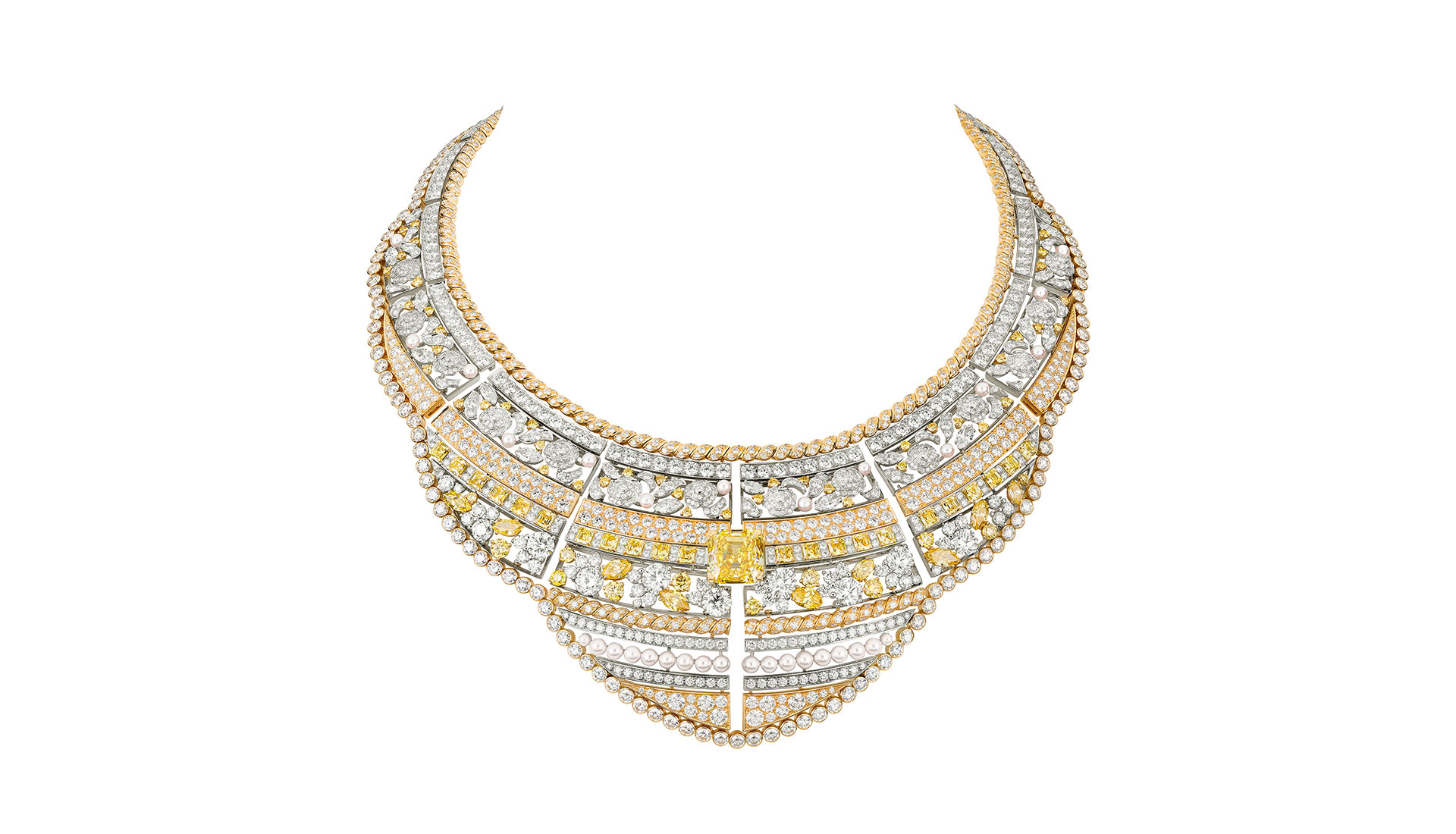 Коллекцию «Русский Париж Шанель» привезли в Москву