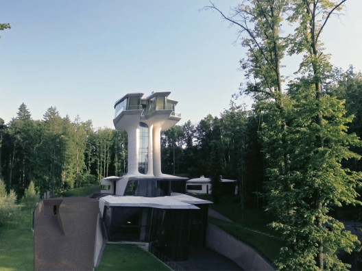 Заха Хадид в России: две знаменитые постройки