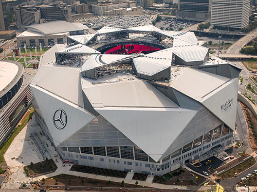 Cтадион в Атланте: крыша-трансформер для футболистов
