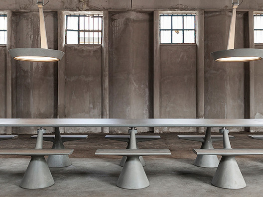 Константин Грчич: столы из бетона и архитектура Нерви