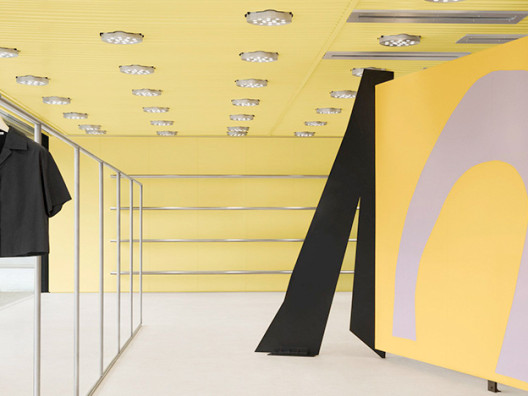 Geoff Crowther Architects: цвет и дизайн в бутике Acne Studios