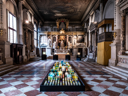 WonderGlass: свет и космос в венецианской церкви