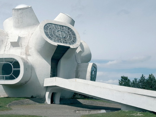 Советская архитектура в издательстве Fuel