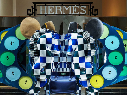 Hermès обновил московские витрины