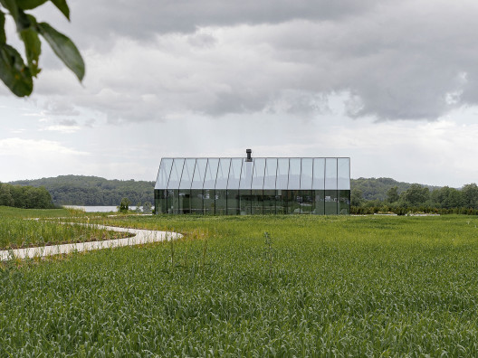 Стеклянный ресторан на виноградниках по проекту Norm Architects