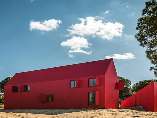 Красный дом Луиса Ребело де Андраде