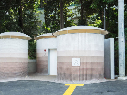 Общественный туалет в Токио по проекту Тойо Ито