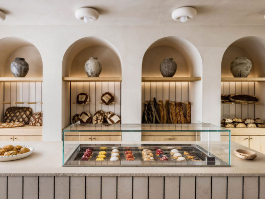 Эммануэль Симон: пекарня с арками и керамикой раку в Париже