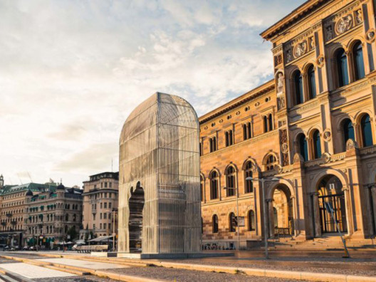 Скульптура Ай Вэйвэя: гимн свободе в центре Стокгольма