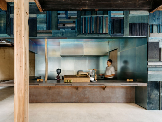 Kazuteru Matsumura Architects: гибридное кафе в Киото