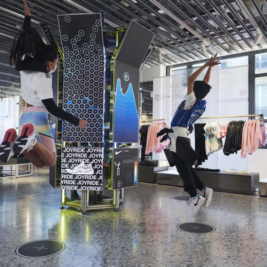 Компания Nike открыла в Париже свой третий бутик