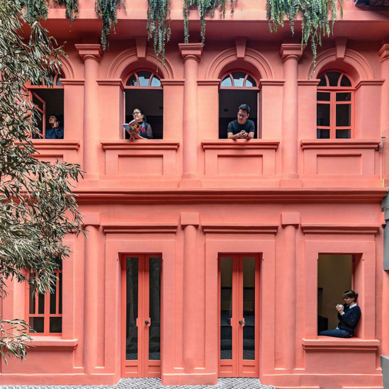 Розовый бутик-отель в Кито